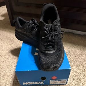 Size 8 Wide Black Hoka One One